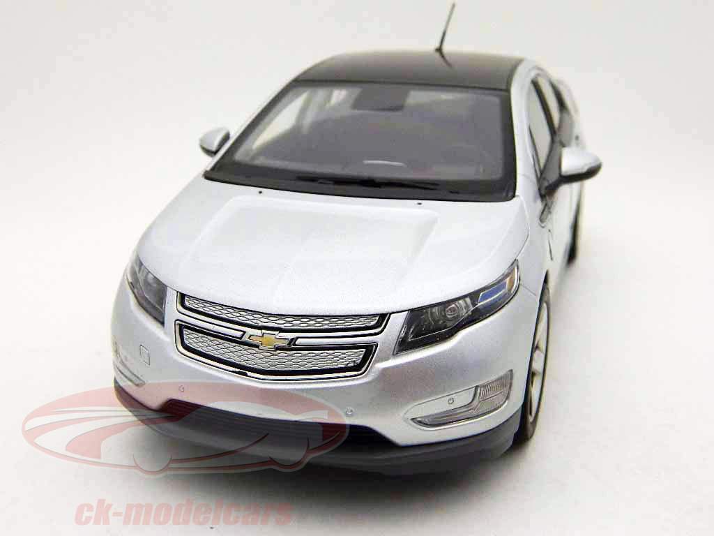 Chevrolet Volt argent / 1:18 Masterpiece Collection Kyosho