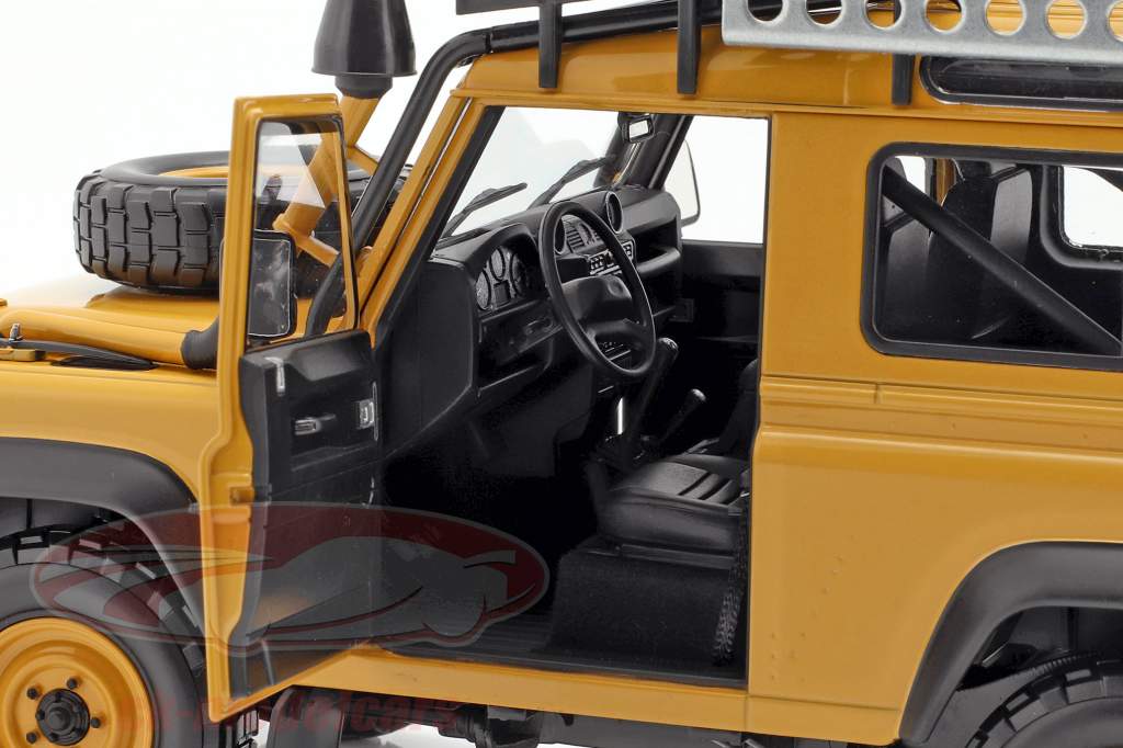 Land Rover Defender 90 Camel Trophy Edition fauve 1:18 Almost Real