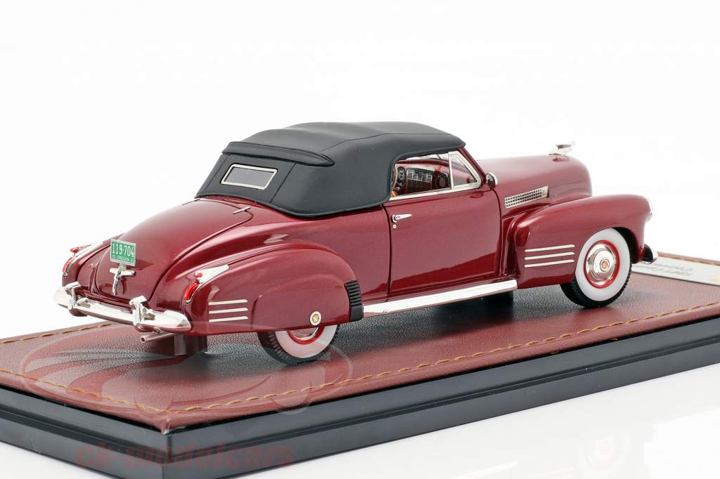 Cadillac Series 62 Convertible Closed Top Baujahr 1941 dunkel rot 1:43 GLM
