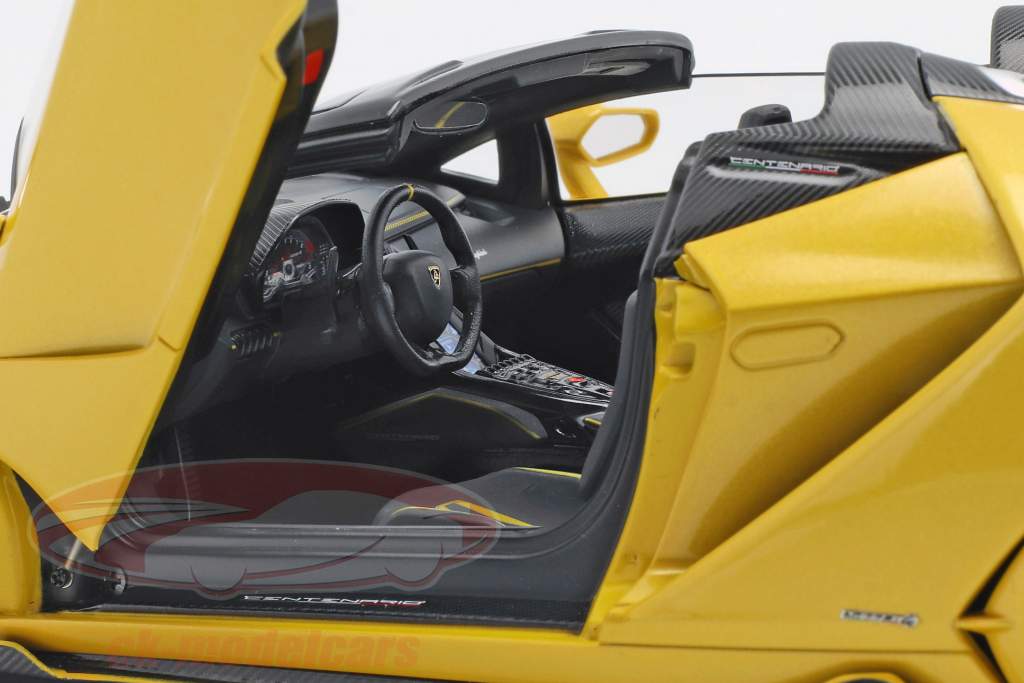 Lamborghini Centenario ロードスター 築 2016 真珠 黄色 1:18 AUTOart