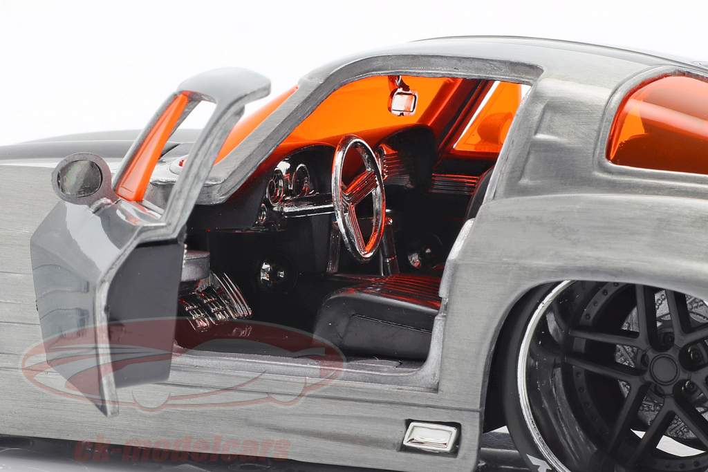 Chevy Corvette Stingray año de construcción 1963 plata / negro 1:24 Jada Toys