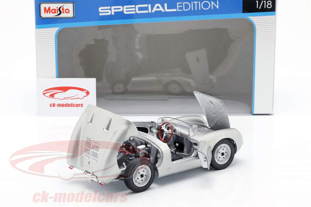 Porsche 550 A Spyder Anno 1950 argento 1:18 Maisto