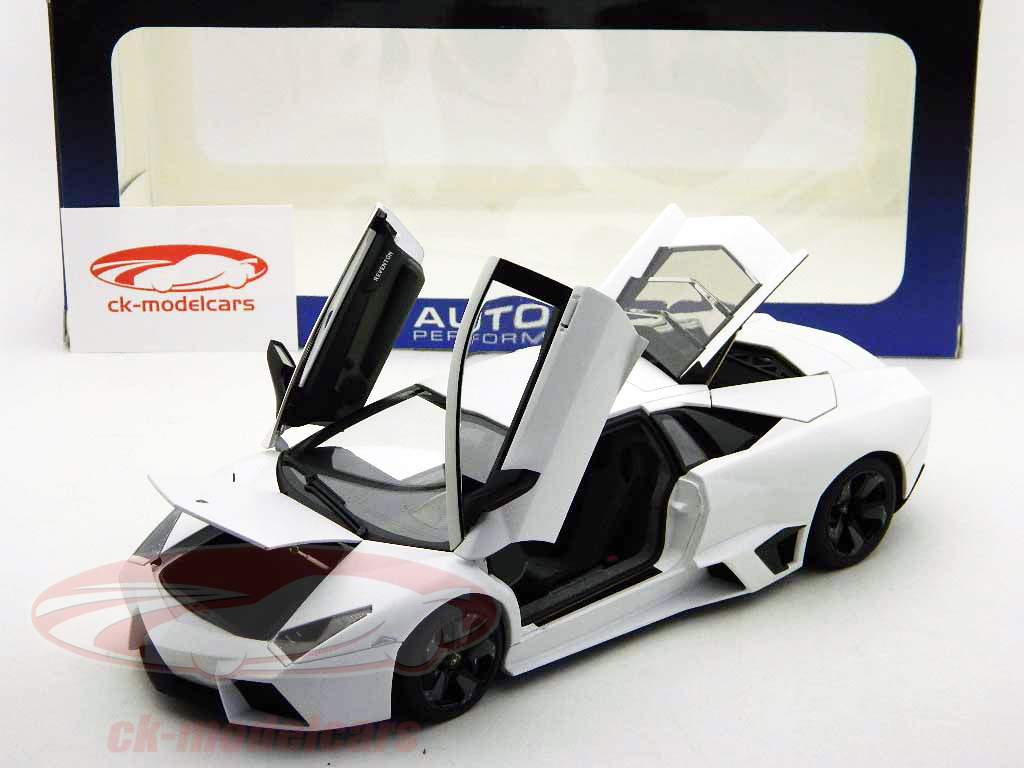 Lamborghini Reventon tapis blanc 1:18 AUTOart
