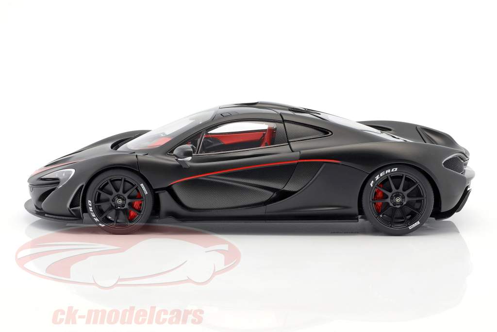 Mclaren P1 année 2013 terne noir / rouge 1:18 AUTOart