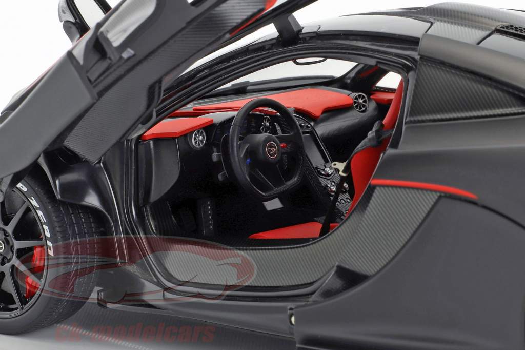 Mclaren P1 année 2013 terne noir / rouge 1:18 AUTOart