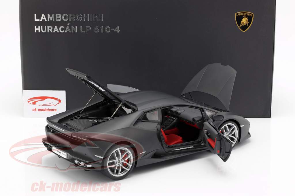 Lamborghini Huracan LP610-4 Jaar 2014 mat zwart 1:12 AUTOart