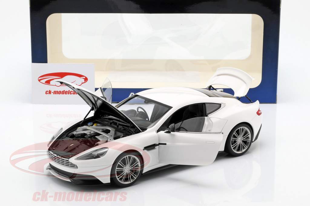 Aston Martin Vanquish jaar 2015 wit 1:18 AUTOart