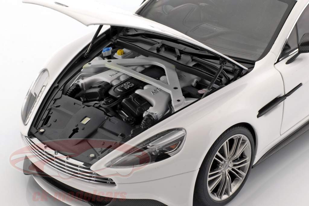 Aston Martin Vanquish año 2015 blanco 1:18 AUTOart