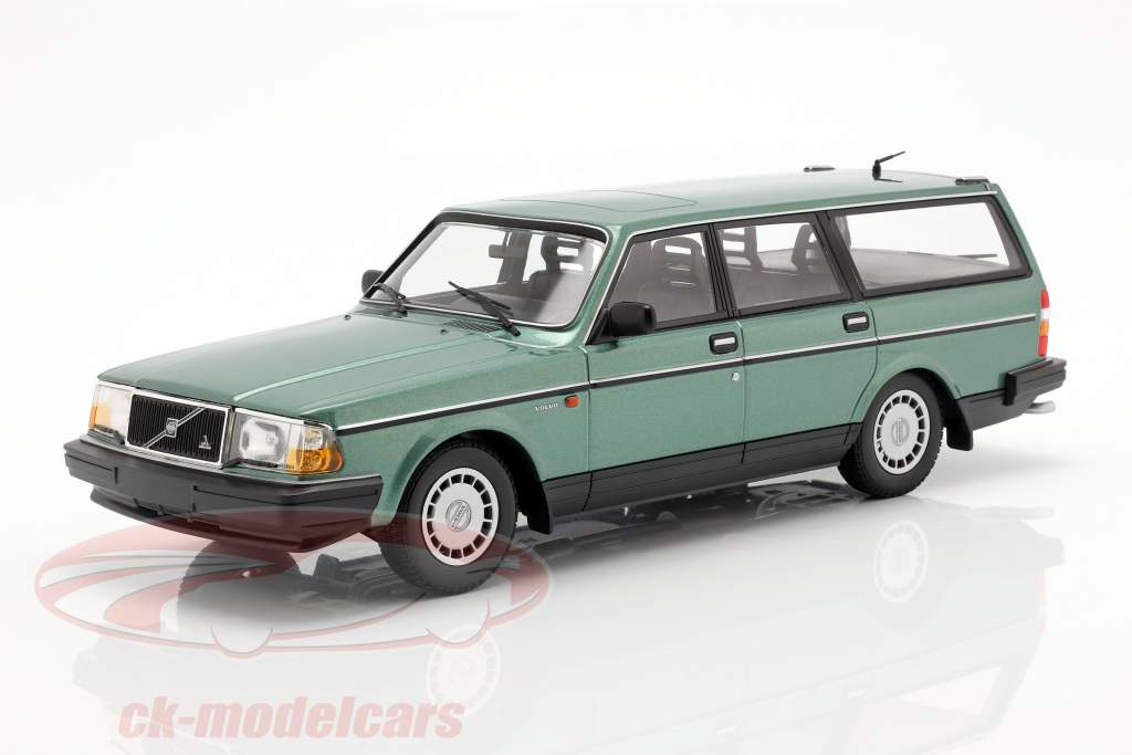 Volvo 240 GL Break year 1986 green metallic 1:18 Minichamps