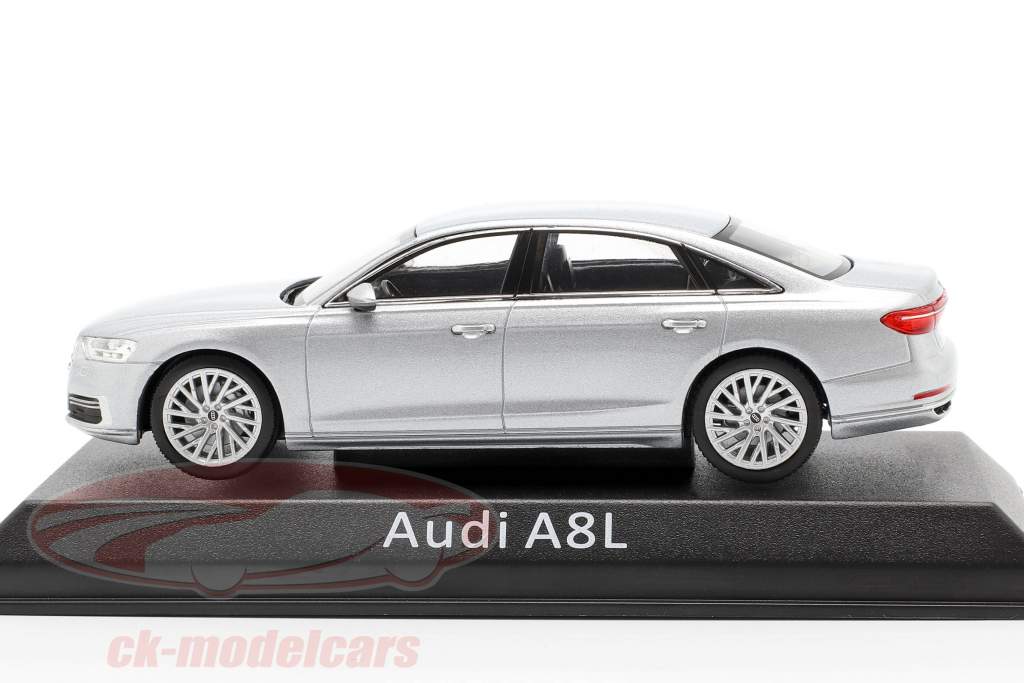 Audi A8L silber 1:43 iScale