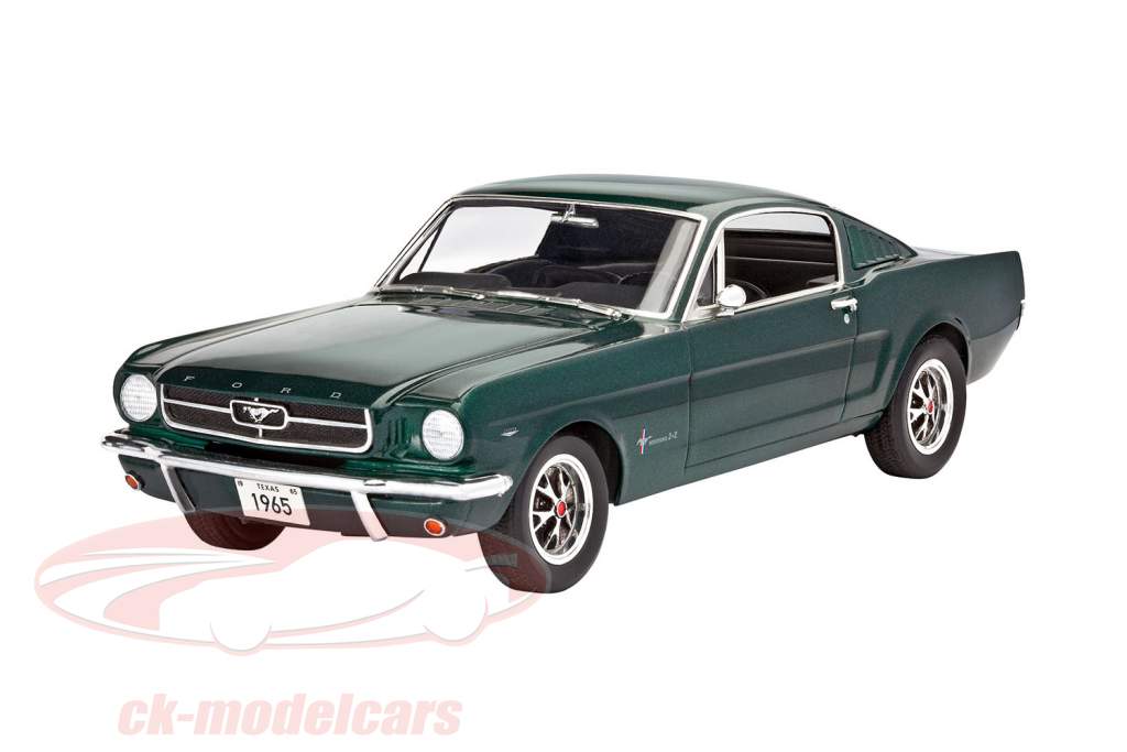 Ford Mustang 2+2 Fastback Bausatz grün 1:24 Revell