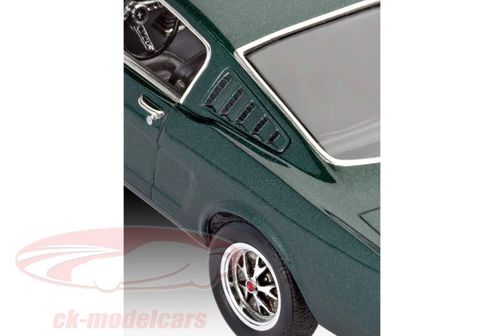 Ford Mustang 2+2 Fastback Bausatz grün 1:24 Revell
