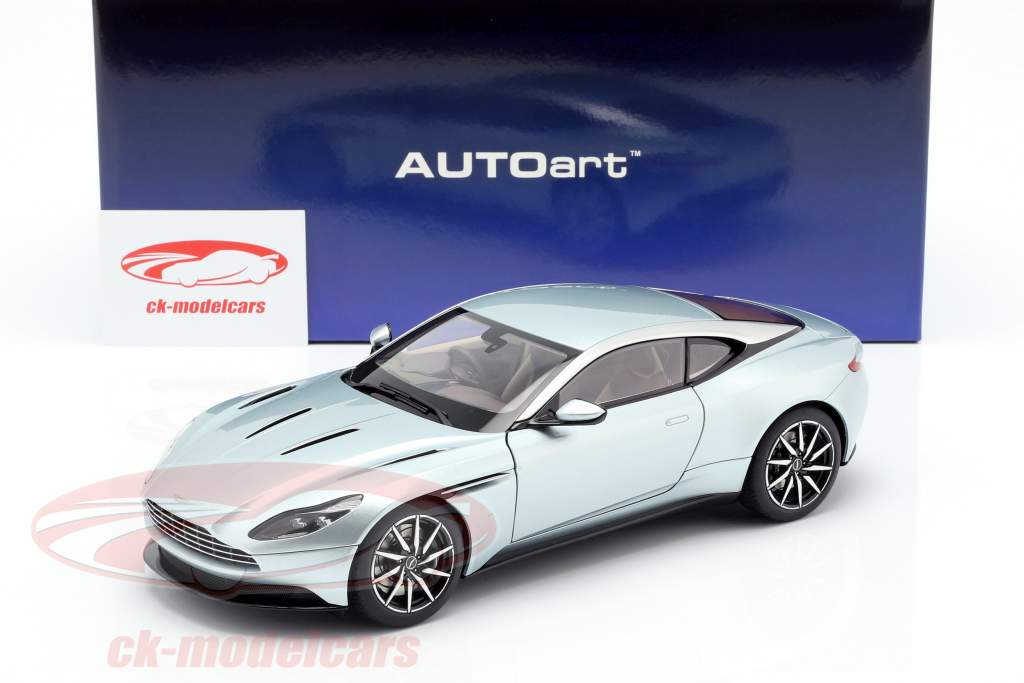 Aston Martin DB11 ano de construção 2017 Skyfall prata 1:18 AUTOart