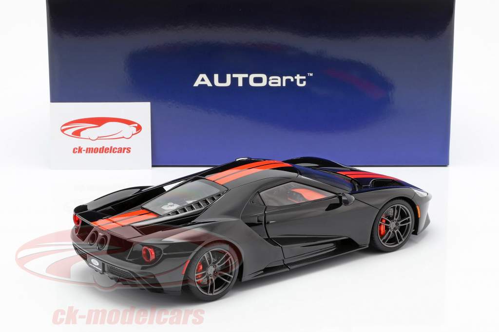 Ford GT 建造年份 2017 黑 / 橙 1:18 AUTOart