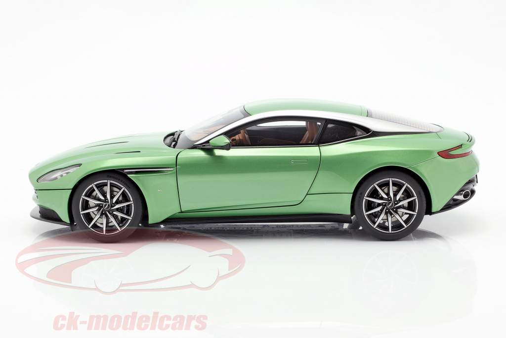 Aston Martin DB11 año de construcción 2017 manzano verde 1:18 AUTOart
