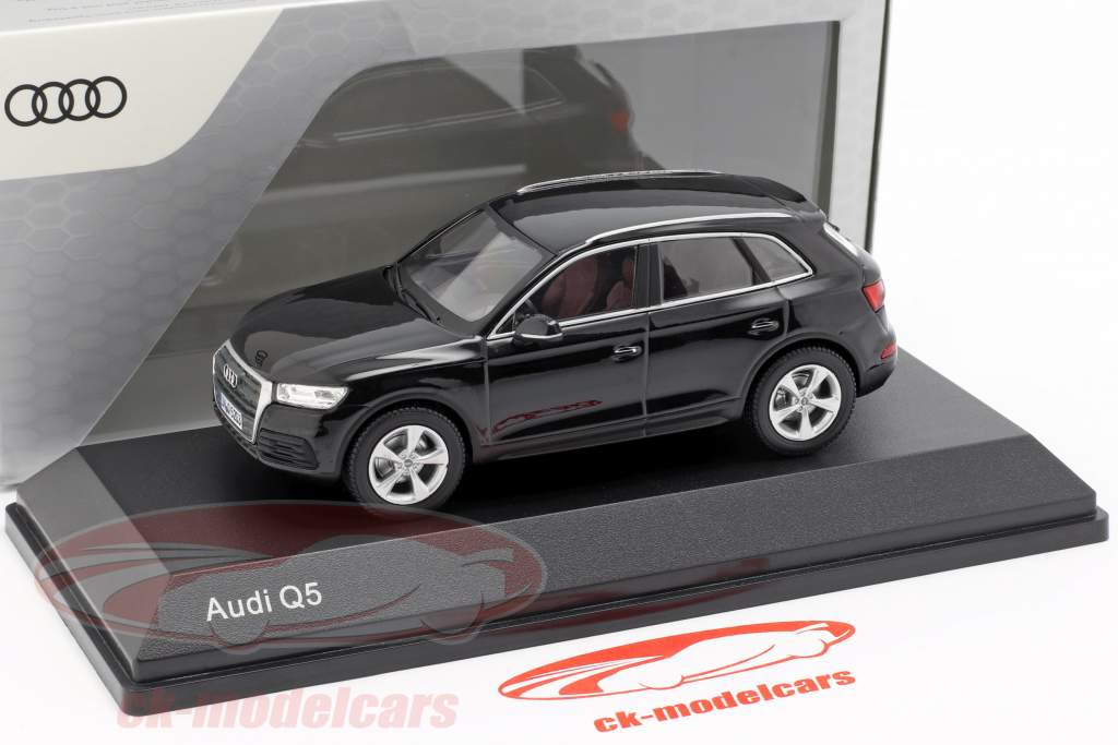 Audi Q5 Año de construcción 2017 mito negro 1:43 iScale