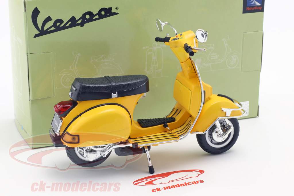 Vespa P200E del Opførselsår 1978 gul 1:12 NewRay