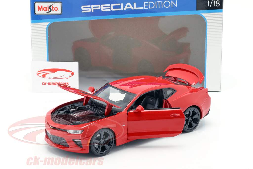 Chevrolet Camaro SS jaar 2016 rood 1:18 Maisto
