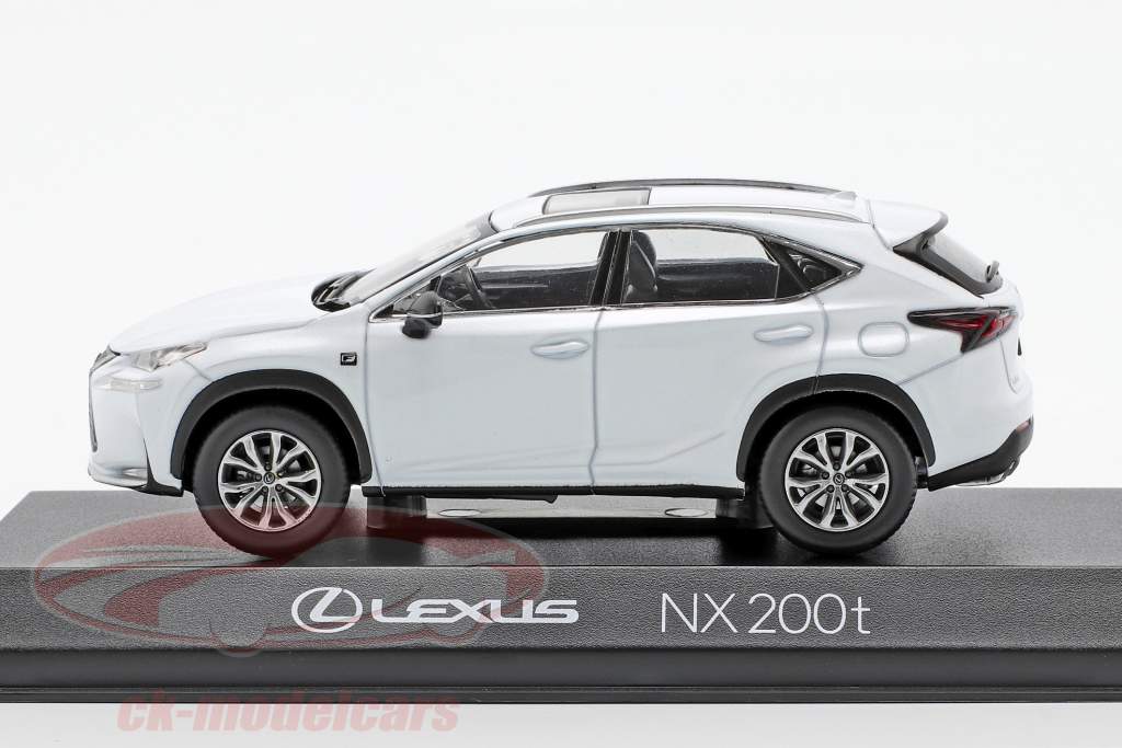 Lexus NX200t année de construction 2014 blanc 1:43 Kyosho