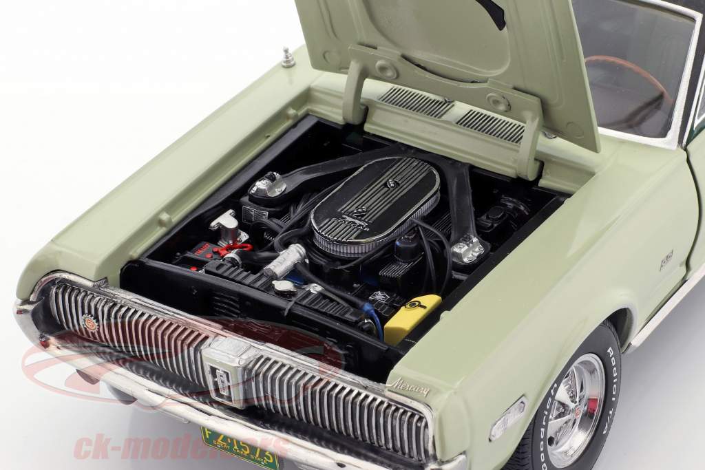 Mercury Cougar XR7G year 1968 seafoam green 1:18 SunStar