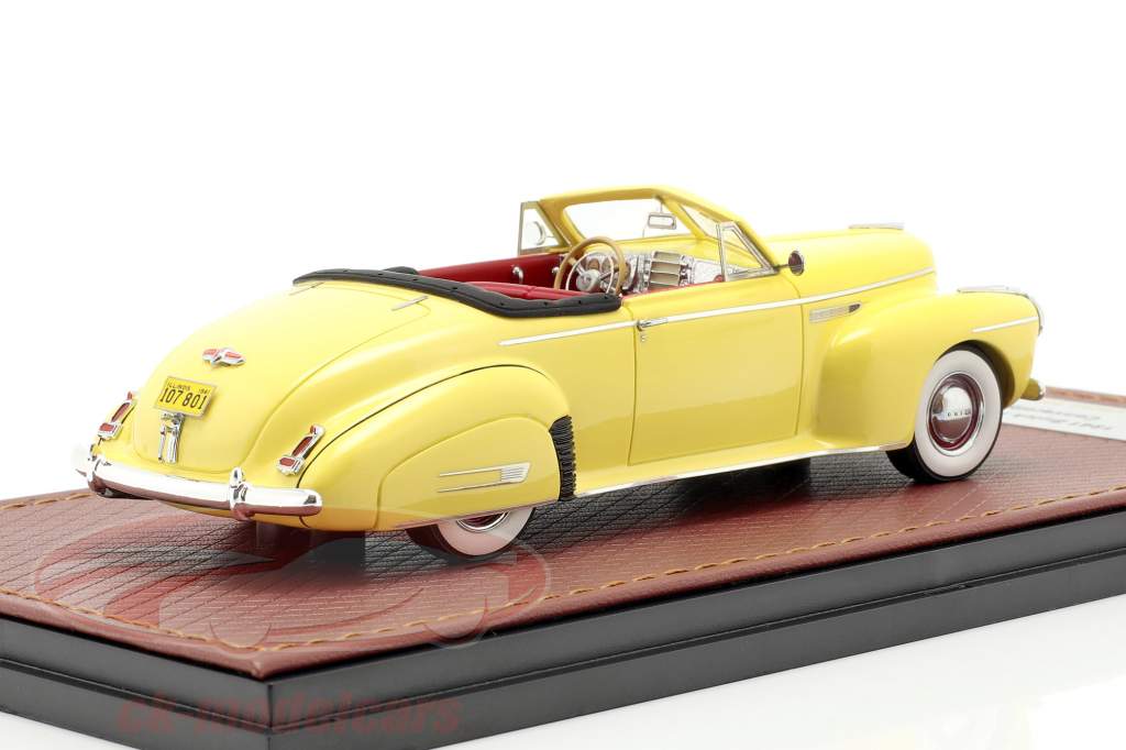Buick Roadmaster Convertible 76C открытый Год постройки 1941 желтый 1:43 GLM
