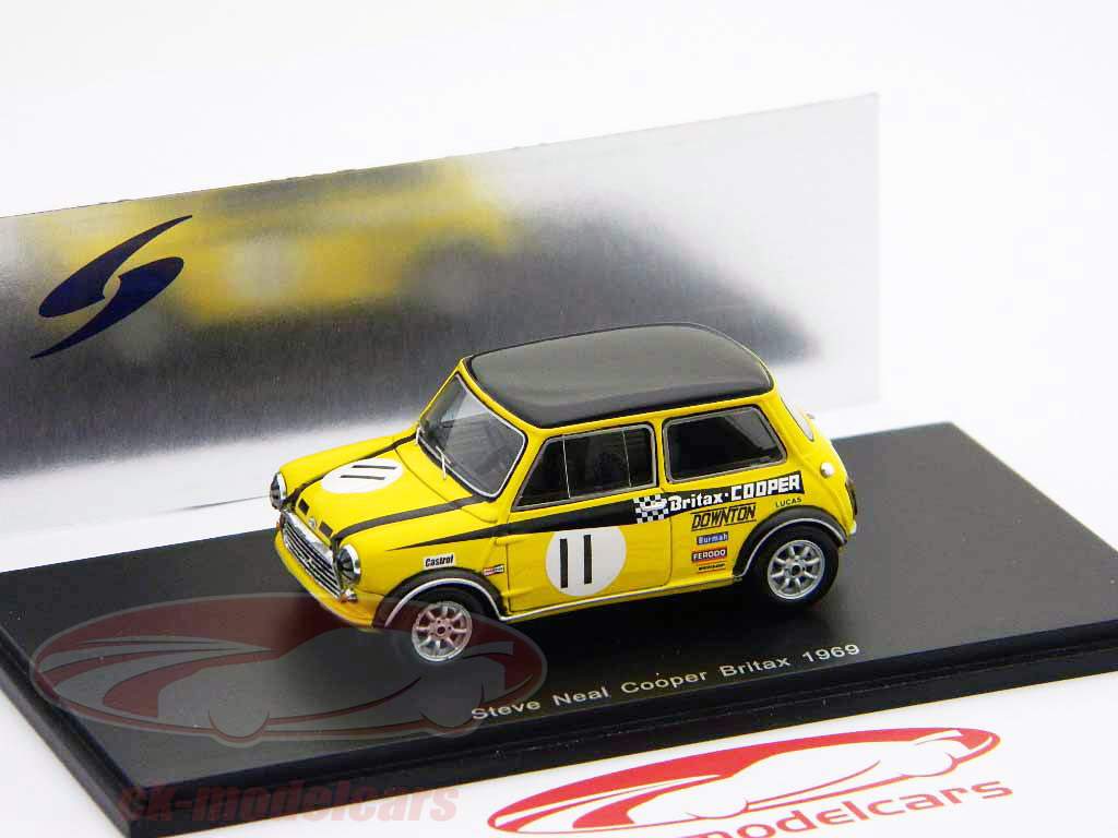 Steve Neal Mini Cooper Britax 1969 1:43 Spark