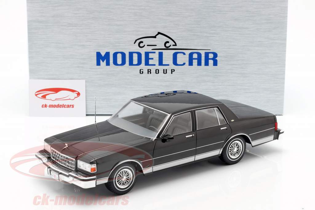 Chevrolet Caprice 建造年份 1987 黑色的 1:18 ModelCar Group