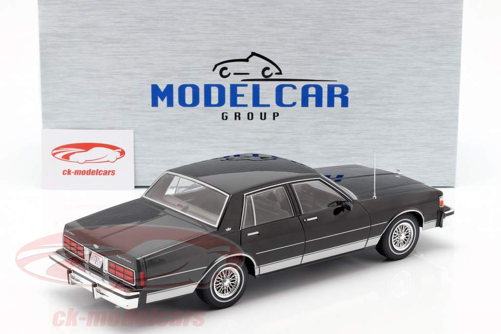 Chevrolet Caprice 建造年份 1987 黑色的 1:18 ModelCar Group