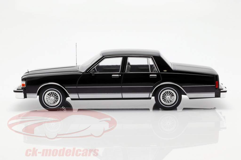 Chevrolet Caprice 建造年份 1987 黑色的 1:18 ModelCar Group