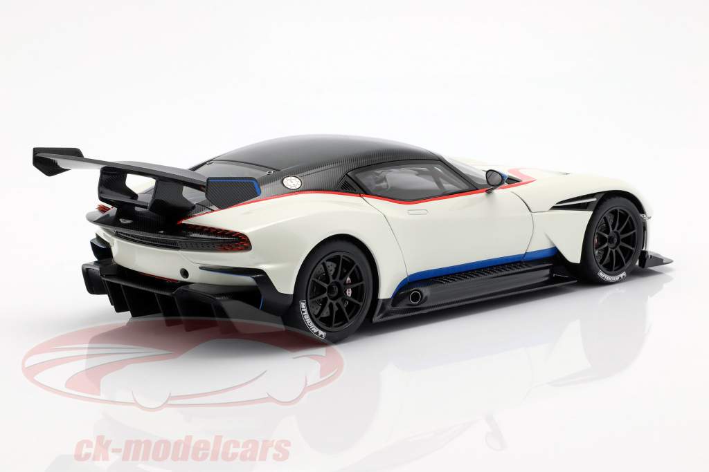 Aston Martin Vulcan year 2015 stratus white 1:18 AUTOart