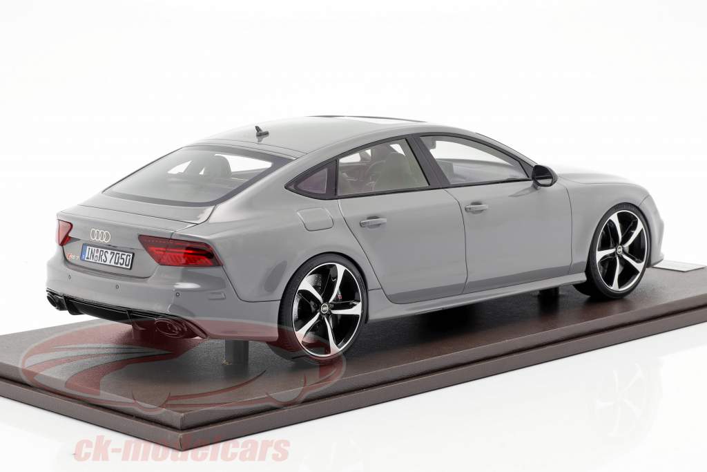 Audi RS7 Sportback Performance Год постройки 2016 Нардо серый 1:18 MotorHelix