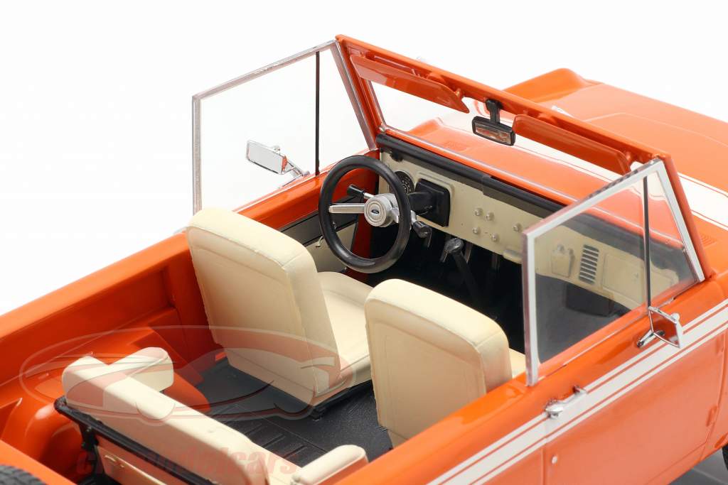 Ford Bronco année de construction 1977 orange / blanc 1:18 Greenlight