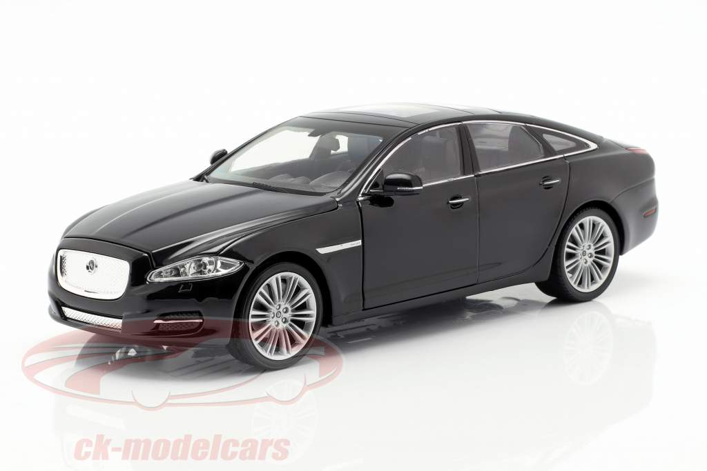 Jaguar XJ (X351) Opførselsår 2010 sort 1:24 Welly