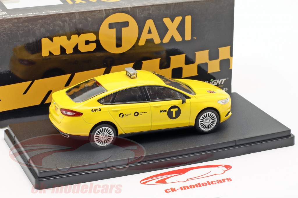 グリーンライト　2013 フォード　フュージョン タクシー Greenlight 1:43 Ford Fusion NYC Taxi year 2013 yellow 86170