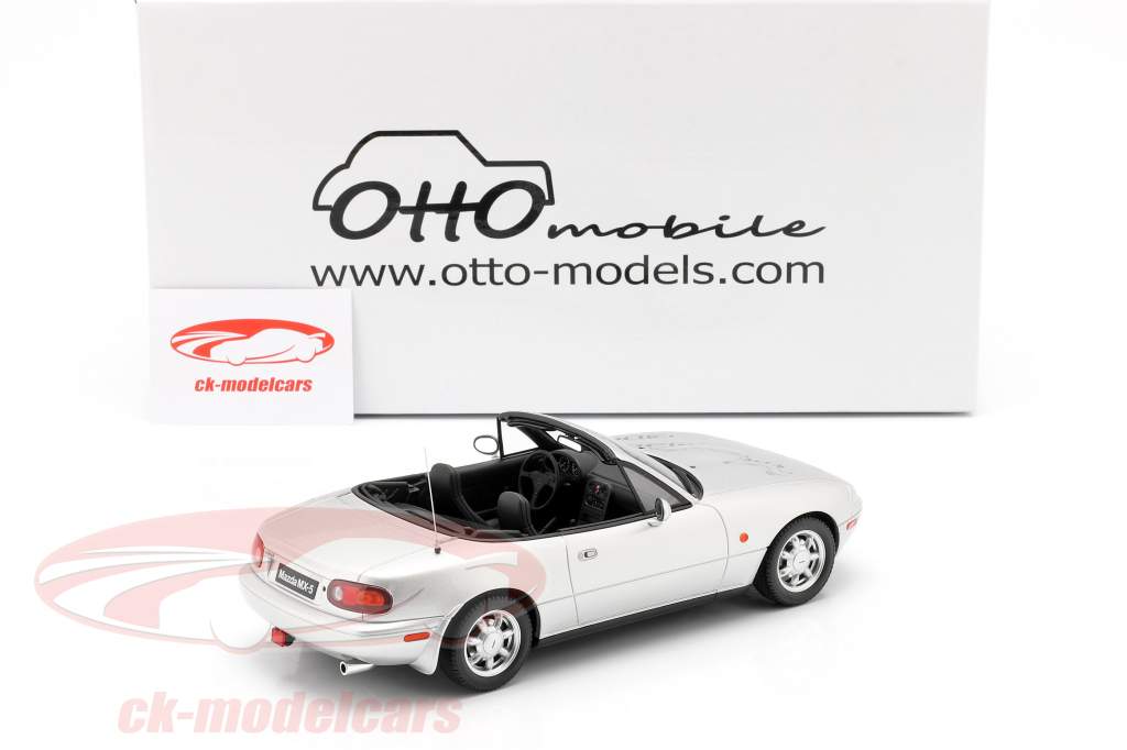 Mazda MX-5 year 1990 Silverstone silver 1:18 OttOmobile