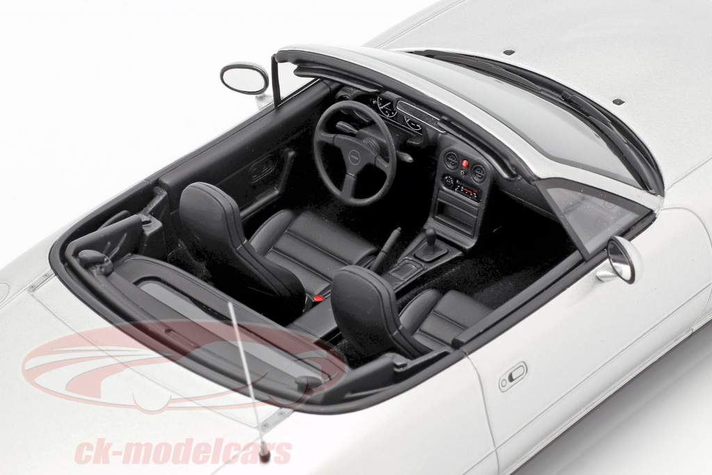 Mazda MX-5 year 1990 Silverstone silver 1:18 OttOmobile