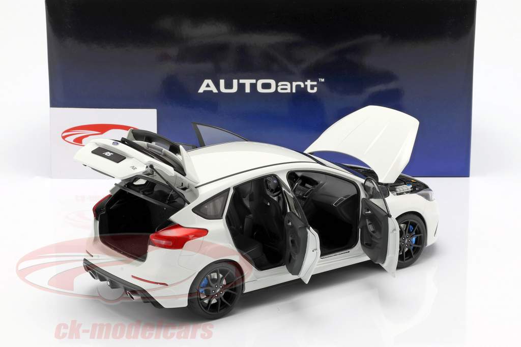 Ford Focus RS Год постройки 2016 замороженный белый 1:18 AUTOart
