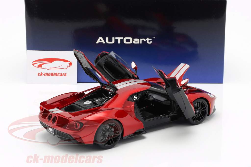 Ford GT Год постройки 2017 liquid красный / серебро 1:18 AUTOart