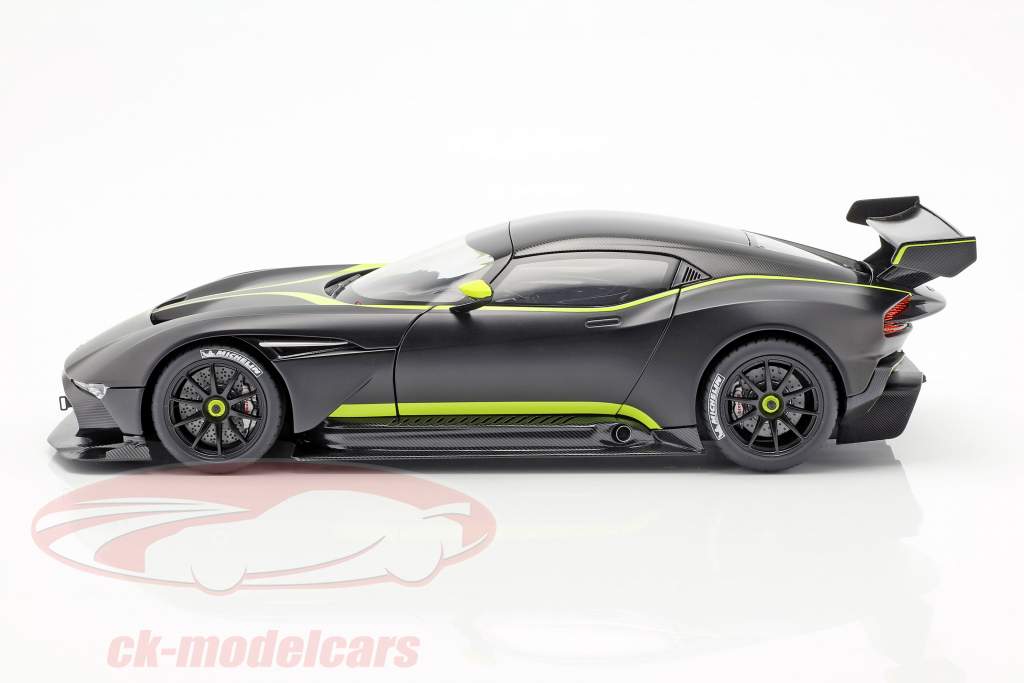 Aston Martin Vulcan año de construcción 2015 estera negro / cal verde 1:18 AUTOart