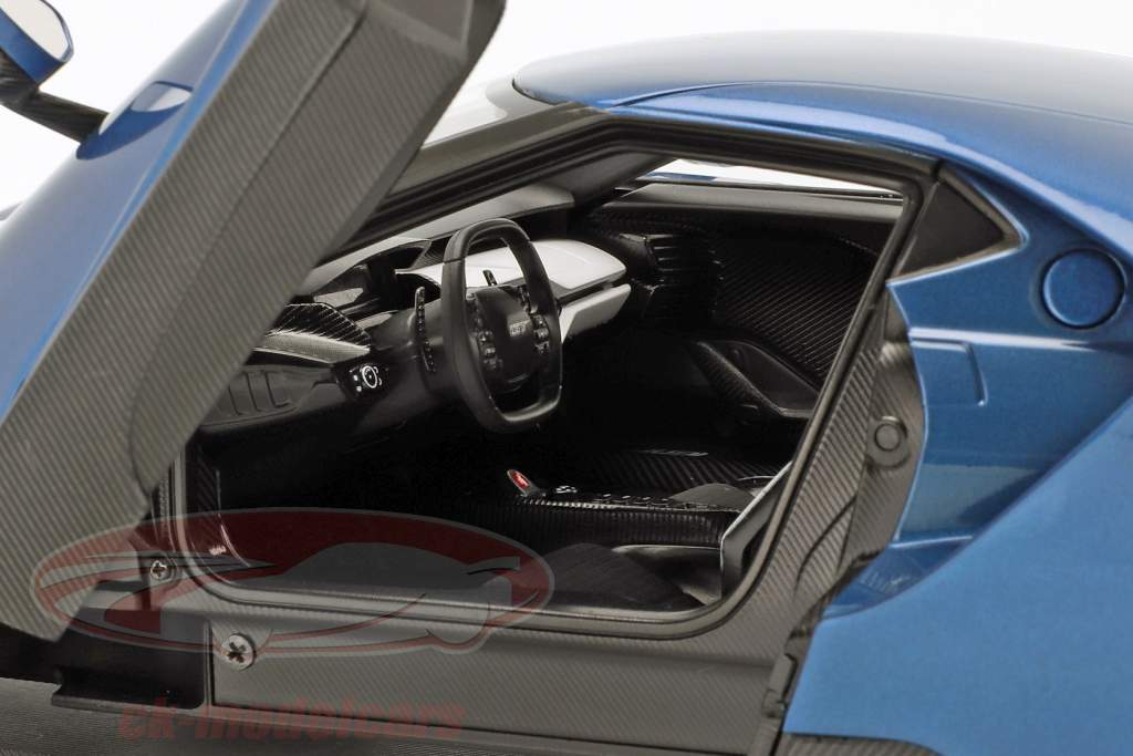 Ford GT 築 2017 liquid ブルー 1:18 AUTOart