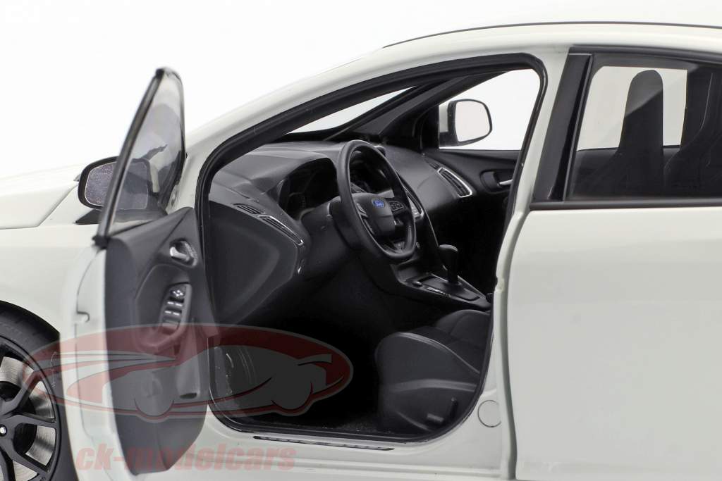 Ford Focus RS Год постройки 2016 замороженный белый 1:18 AUTOart