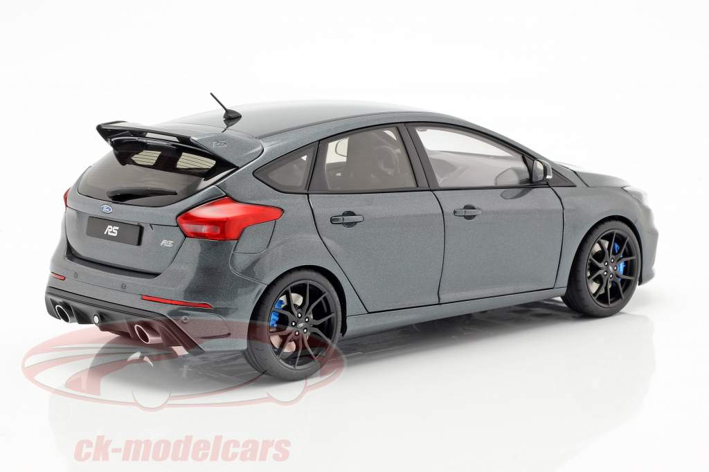 Ford Focus RS 築 2016 ステルス グレー 1:18 AUTOart