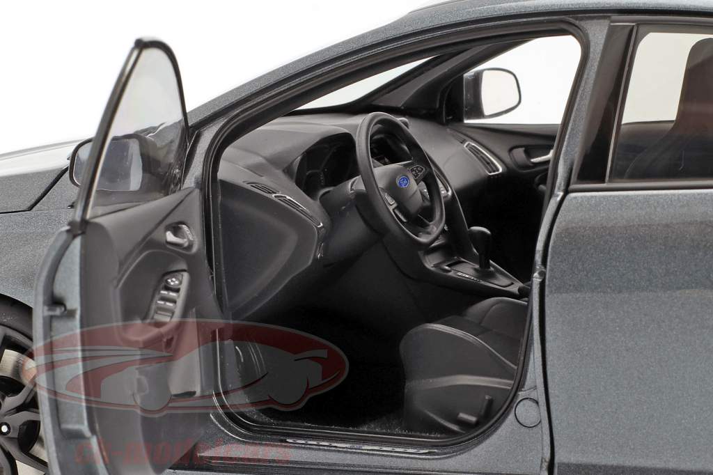 Ford Focus RS 築 2016 ステルス グレー 1:18 AUTOart