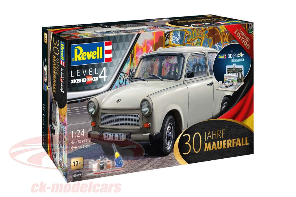 Revell 1:24 Trabant 601 30th Anniversary Fall of the Berlin