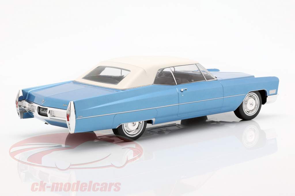 Cadillac DeVille Convertible con Capota 1967 Azul claro metálico 1:18 KK-Scale