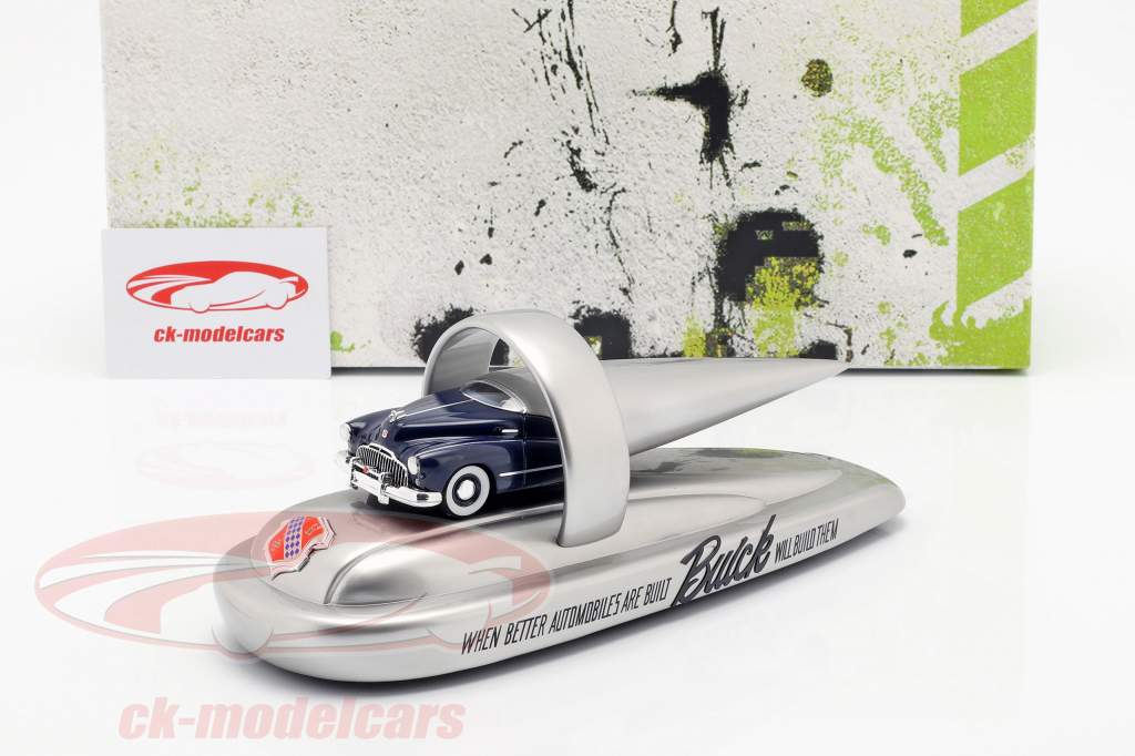 Buick Float year 1946 dark blue / silver 1:43 AutoCult