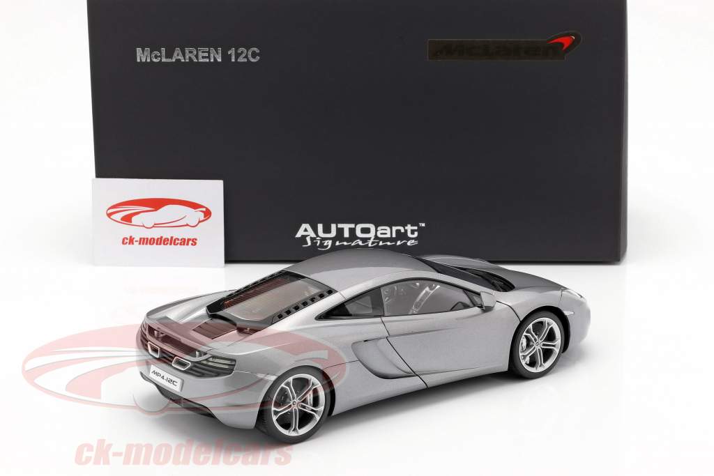 McLaren MP4-12C Anno 2011 argento 1:18 AUTOart