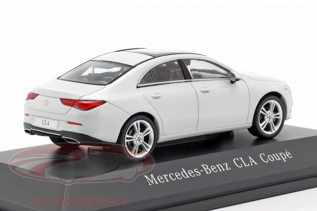 Mercedes-Benz CLA Coupe (C118) Bouwjaar 2019 digital wit 1:43 Spark
