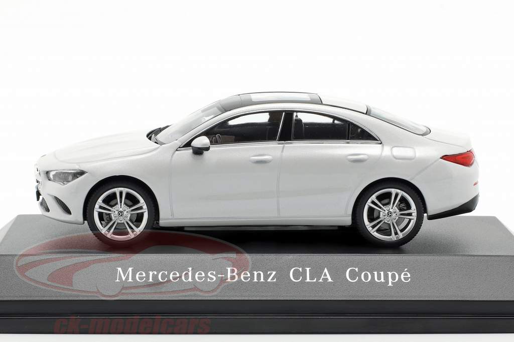 Mercedes-Benz CLA Coupe (C118) Bouwjaar 2019 digital wit 1:43 Spark