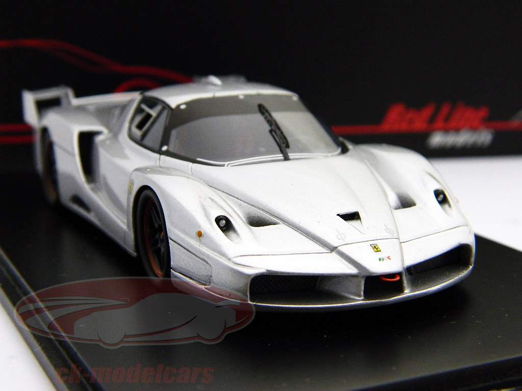Ferrari FXX Bj. 2009 silber / silver 1:43 Spark